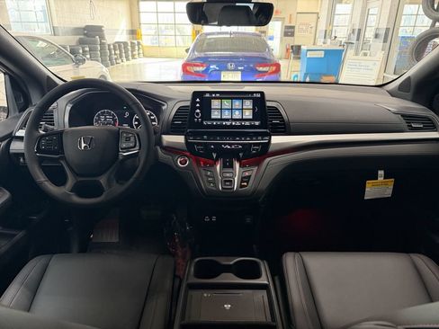 Used 2026 Honda Odyssey Sport-L image 4