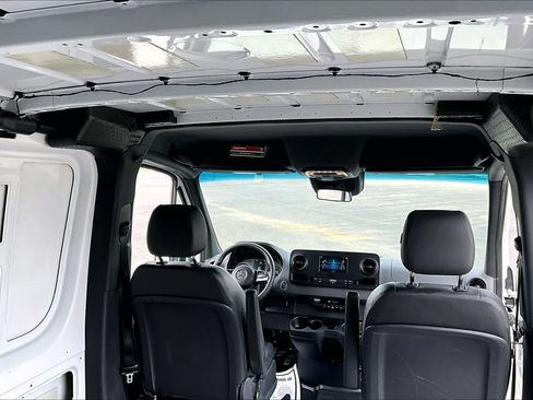 Used 2023 Mercedes-Benz Sprinter 2500 image 25