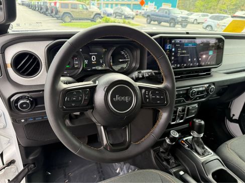 Used 2024 Jeep Wrangler Unlimited w/ Convenience Group AWD/4WD image 13