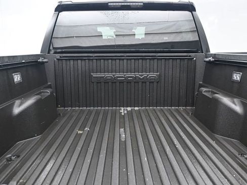 Used 2024 Toyota Tacoma TRD Off-Road image 31