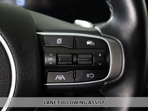 Used 2023 Kia Sportage EX AWD/4WD image 4