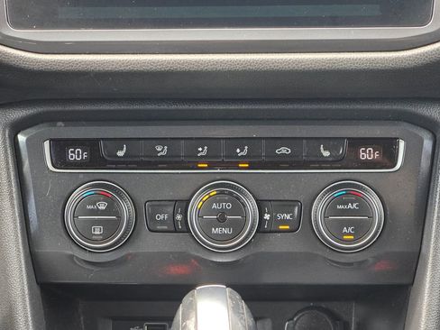 Used 2020 Volkswagen Tiguan SE FWD image 14