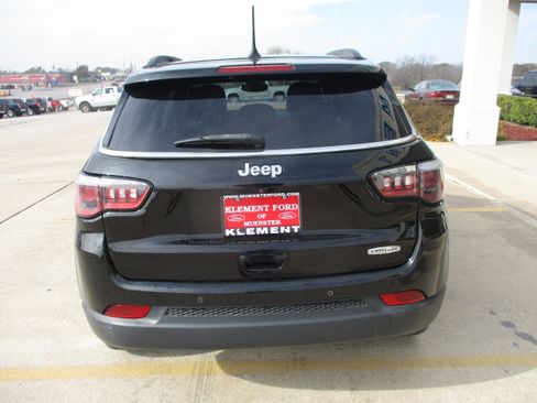 Used 2018 Jeep Compass Latitude w/ Popular Equipment Group image 6