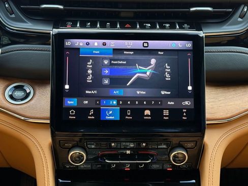 Used 2024 Jeep Grand Cherokee Summit image 12