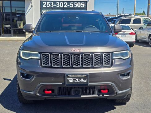 Used 2018 Jeep Grand Cherokee Trailhawk w/ Trailhawk Luxury Group AWD/4WD image 3