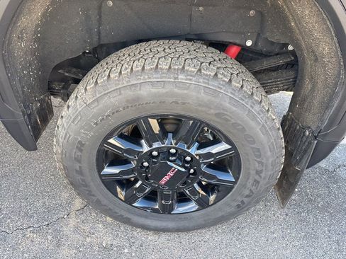 Used 2025 GMC Sierra 3500 AT4 w/ AT4 Premium Plus Package image 7