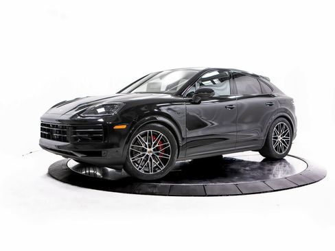 New 2026 Porsche Cayenne S image 1