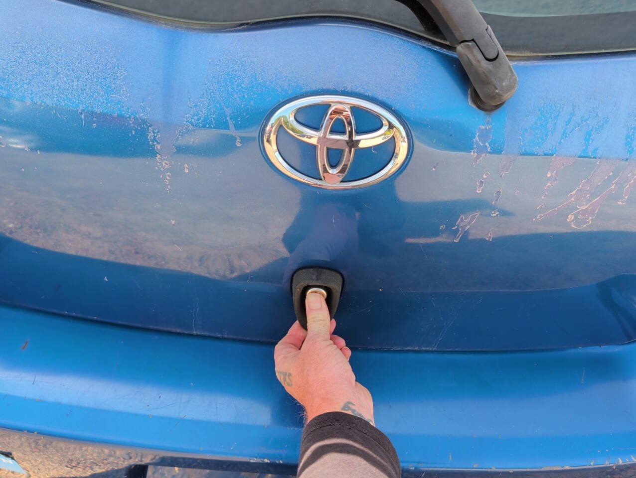 Used 2008 Toyota Yaris 2-Door Hatchback FWD image 23
