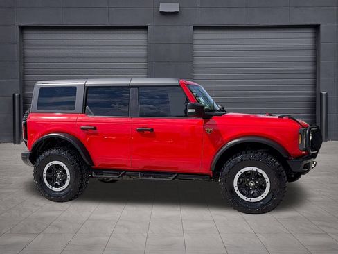 Used 2024 Ford Bronco Badlands AWD/4WD image 4