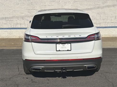 Used 2022 Lincoln Nautilus Reserve w/ Equipment Group 201A image 6