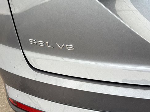 Used 2020 Volkswagen Atlas Cross Sport SEL image 11