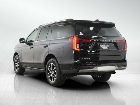 Used 2025 Ford Expedition Platinum AWD/4WD image 3