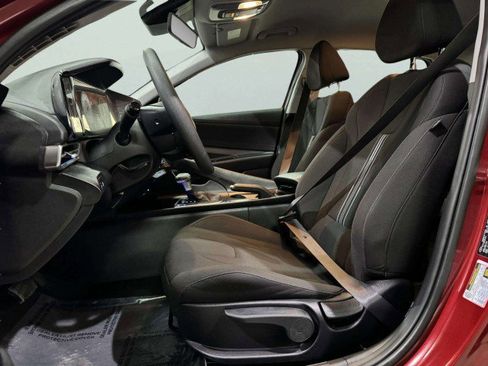 Used 2024 Hyundai Elantra SEL image 23