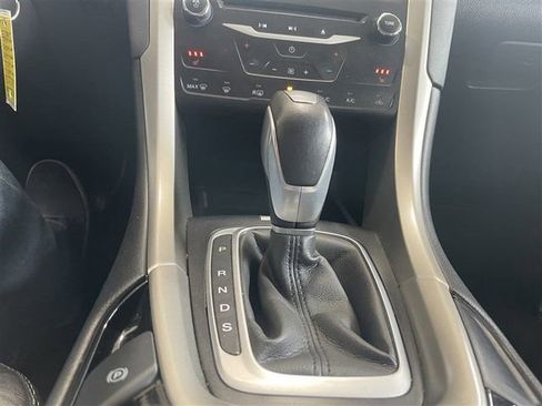 Used 2014 Ford Fusion SE w/ Equipment Group 202A FWD image 19