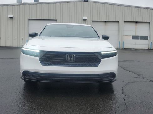 Used 2024 Honda Accord Sport image 2