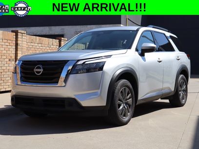 Used 2025 Nissan Pathfinder SV