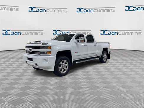 Used 2018 Chevrolet Silverado 2500 LTZ image 4