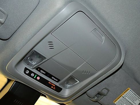 Used 2023 Chevrolet Equinox LT image 25