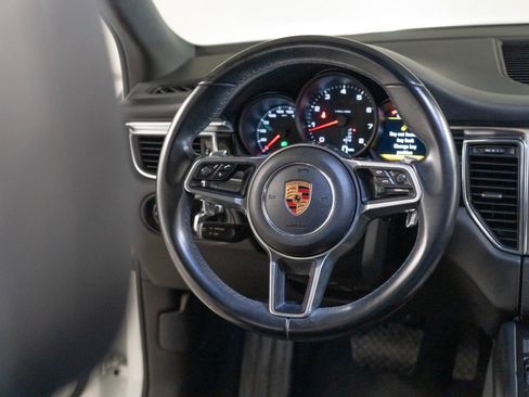 Certified 2018 Porsche Macan AWD/4WD image 26