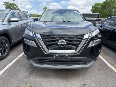 Used 2023 Nissan Rogue SV w/ SV Premium B Package image 2