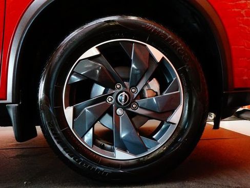 Certified 2025 Nissan Rogue SV AWD/4WD image 76