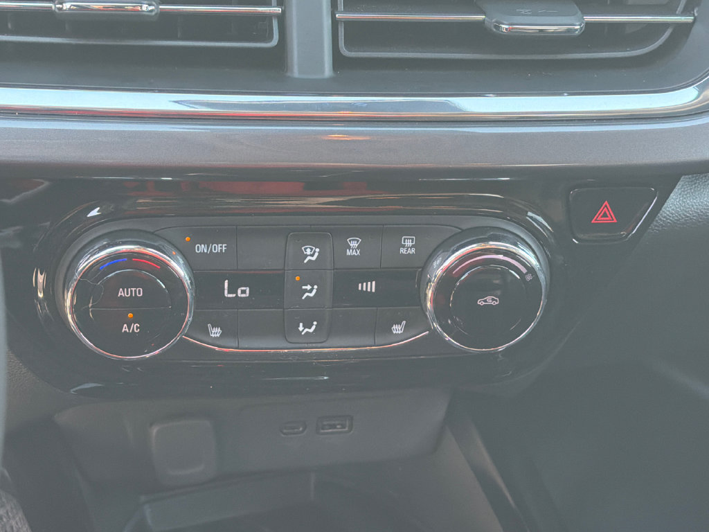 Used 2025 Chevrolet Trax ACTIV w/ Sunroof Package FWD image 29