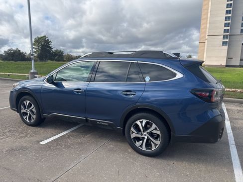 Used 2020 Subaru Outback Touring w/ Popular Package #2 image 3