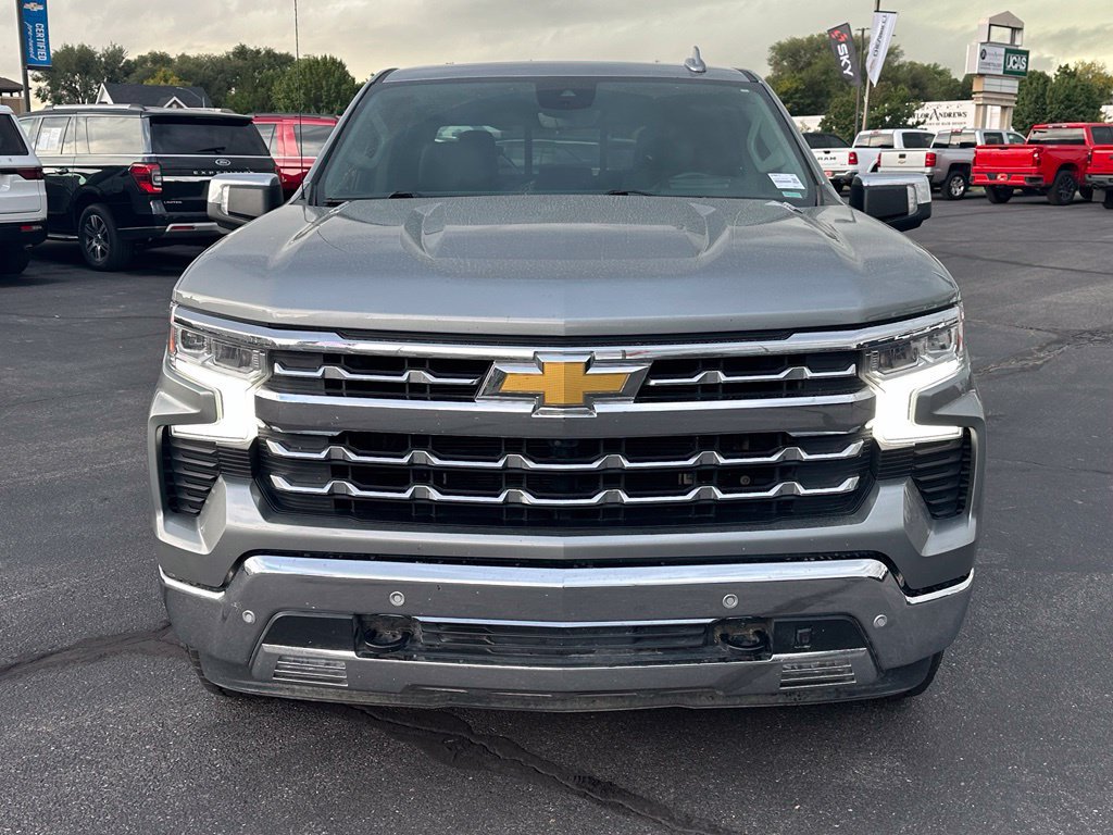 Used 2023 Chevrolet Silverado 1500 LTZ w/ LTZ Premium Package AWD/4WD image 9