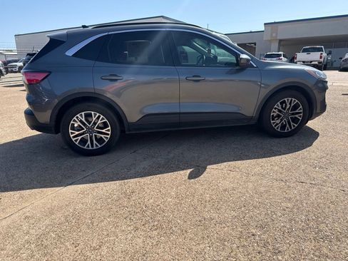 Used 2022 Ford Escape SEL FWD image 8