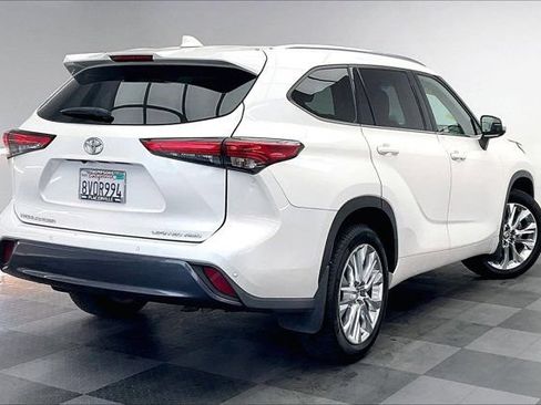 Used 2020 Toyota Highlander Limited AWD/4WD image 13