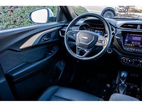 Used 2022 Chevrolet TrailBlazer ACTIV w/ Sun and Liftgate Package image 13