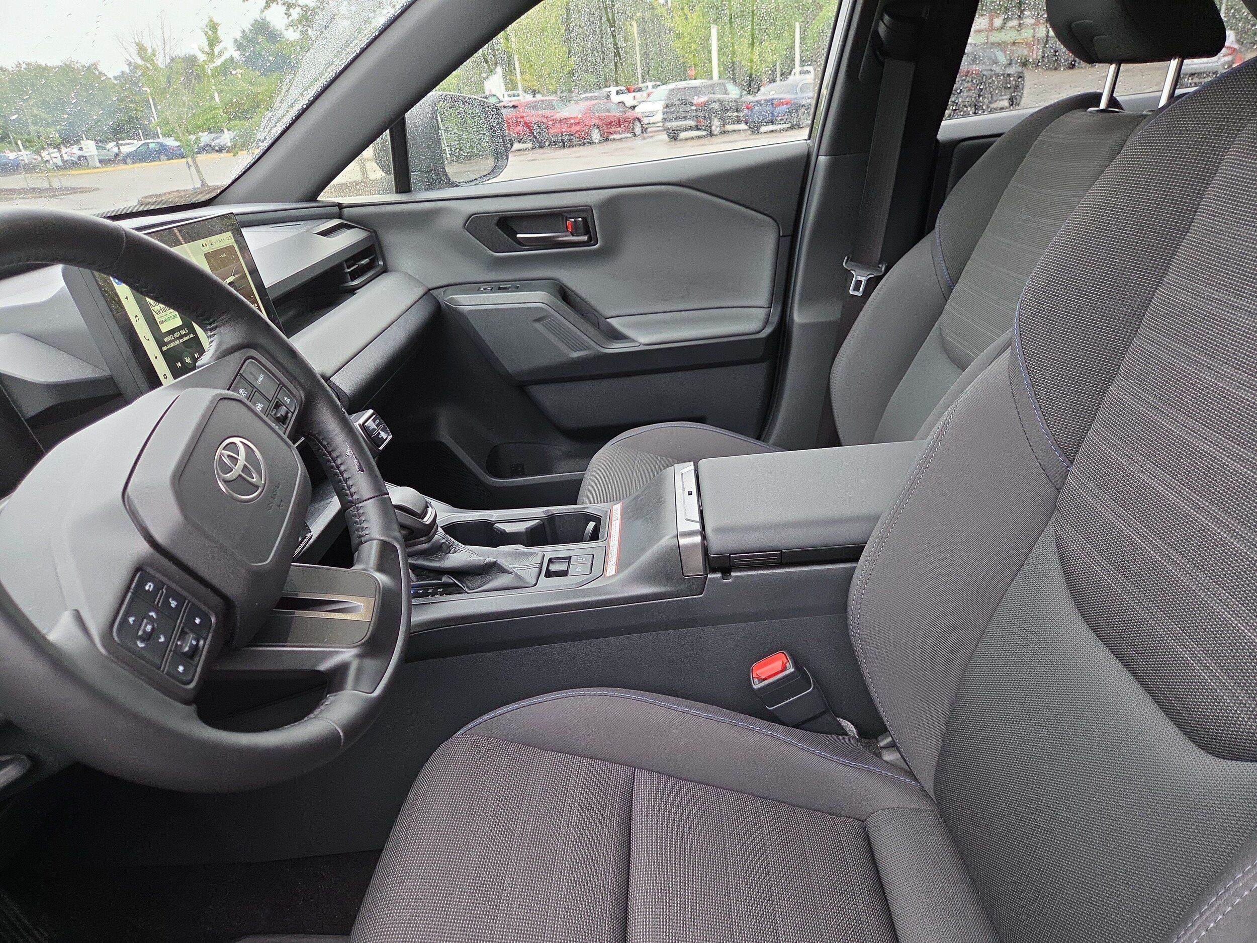 Used 2026 Toyota RAV4 SE w/ Convenience Package AWD/4WD image 9