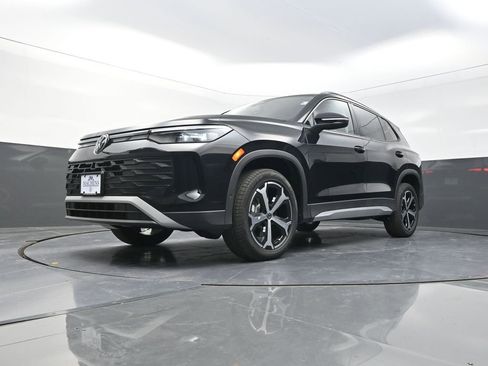 New 2026 Volkswagen Tiguan SE AWD/4WD image 23
