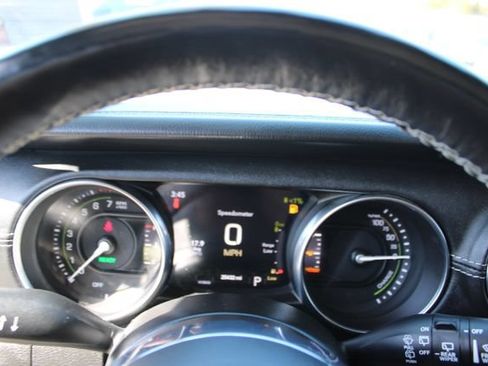 Used 2023 Jeep Wrangler Unlimited Sahara w/ Cold Weather Group AWD/4WD image 21