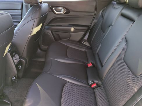 New 2026 Jeep Compass Latitude image 17