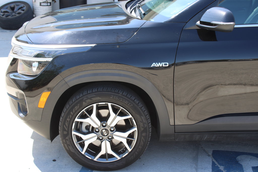 Used 2021 Kia Seltos EX AWD/4WD image 7