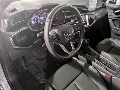 New 2025 Audi Q3 2.0T Premium image 3