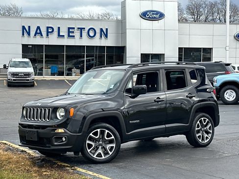 Used 2017 Jeep Renegade Latitude image 2