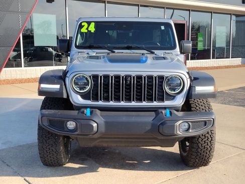 Used 2024 Jeep Wrangler Unlimited Rubicon 4xe w/ Technology Group AWD/4WD image 2