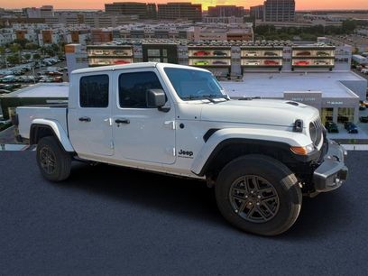 New 2026 Jeep Gladiator Sport