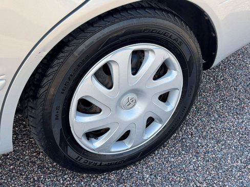 Used 2002 Toyota Corolla CE FWD image 10