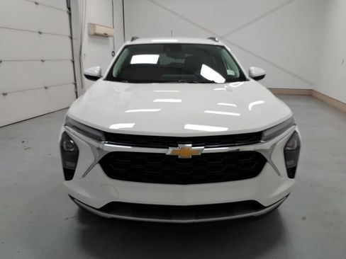 Used 2024 Chevrolet Trax LT FWD image 8