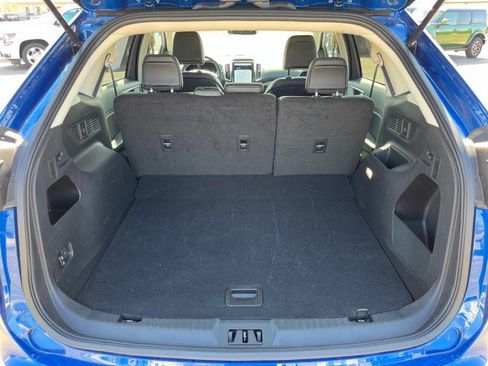 Used 2024 Ford Edge SEL image 25