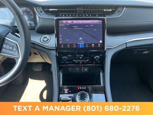Used 2023 Jeep Grand Cherokee L Limited AWD/4WD image 17