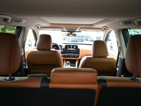 New 2025 Nissan Pathfinder Platinum w/ Cargo Package image 14
