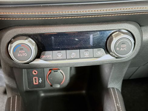 Used 2020 Nissan Kicks SR FWD image 21