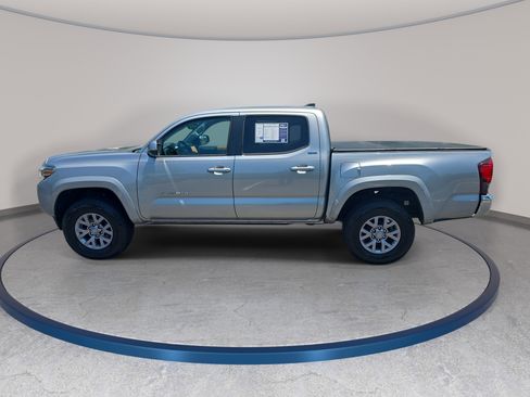 Used 2019 Toyota Tacoma SR5 RWD image 8