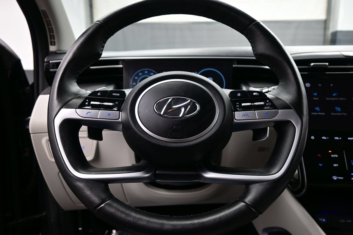 Certified 2024 Hyundai Tucson Limited AWD/4WD image 27