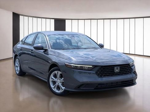 Used 2023 Honda Accord LX image 3