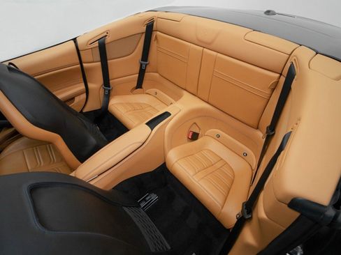 Used 2016 Ferrari California T RWD image 41